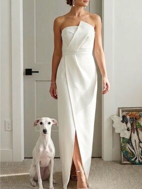 Boohoo NWT white strapless maxi / wedding dress
Sz 6